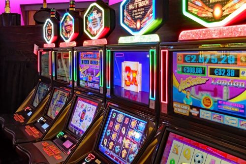 Things To Know Before Getting Into Online Slot Games