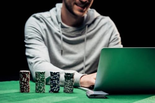 When to take breaks while playing at an online casino?